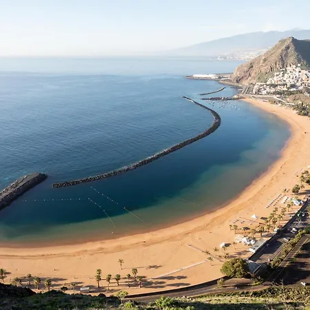 Home2book Bright Stadium Apartment, Cruz