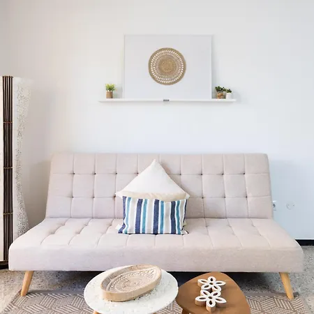 Home2book Bright Stadium Apartment, Cruz شقة
