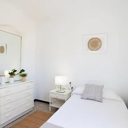 Home2book Bright Stadium Apartment, Cruz شقة