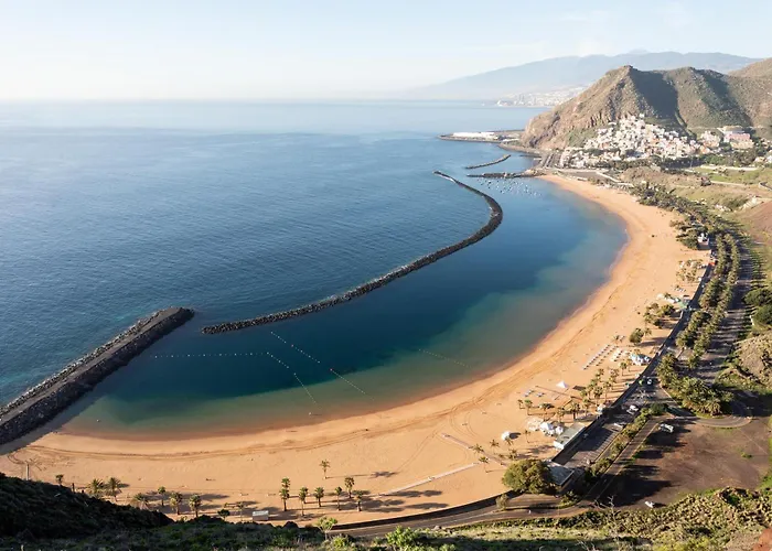 Home2book Bright Stadium Apartment, Cruz