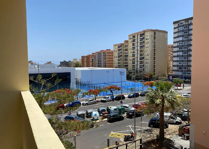 Home2book Bright Stadium Apartment, Cruz